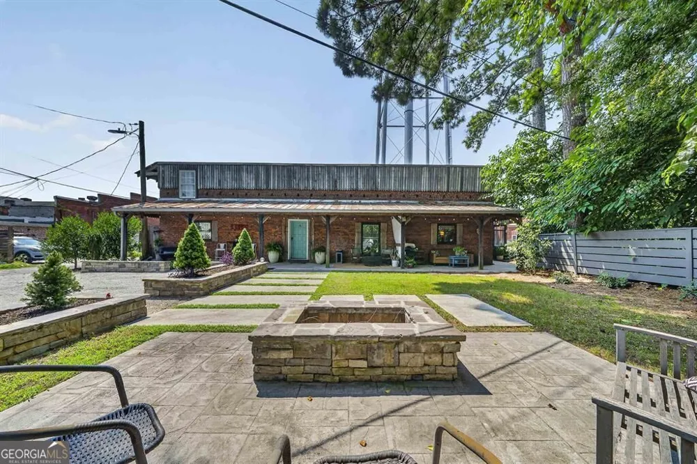 105 West Harris ST Eatonton, GA 31024