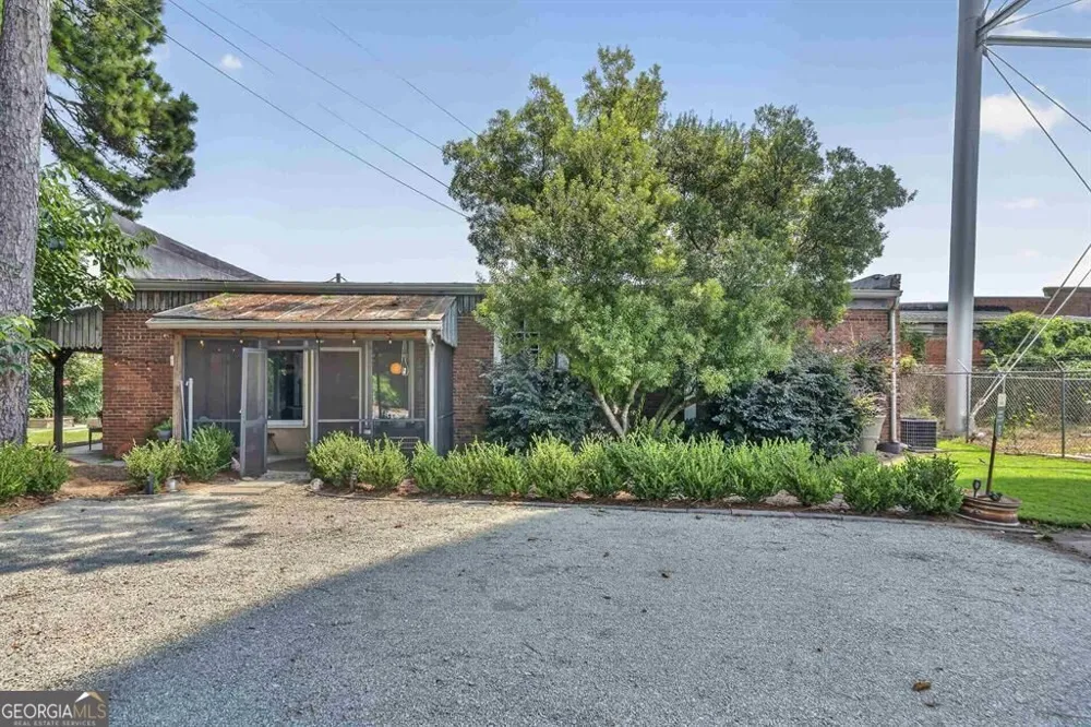 105 West Harris ST Eatonton, GA 31024