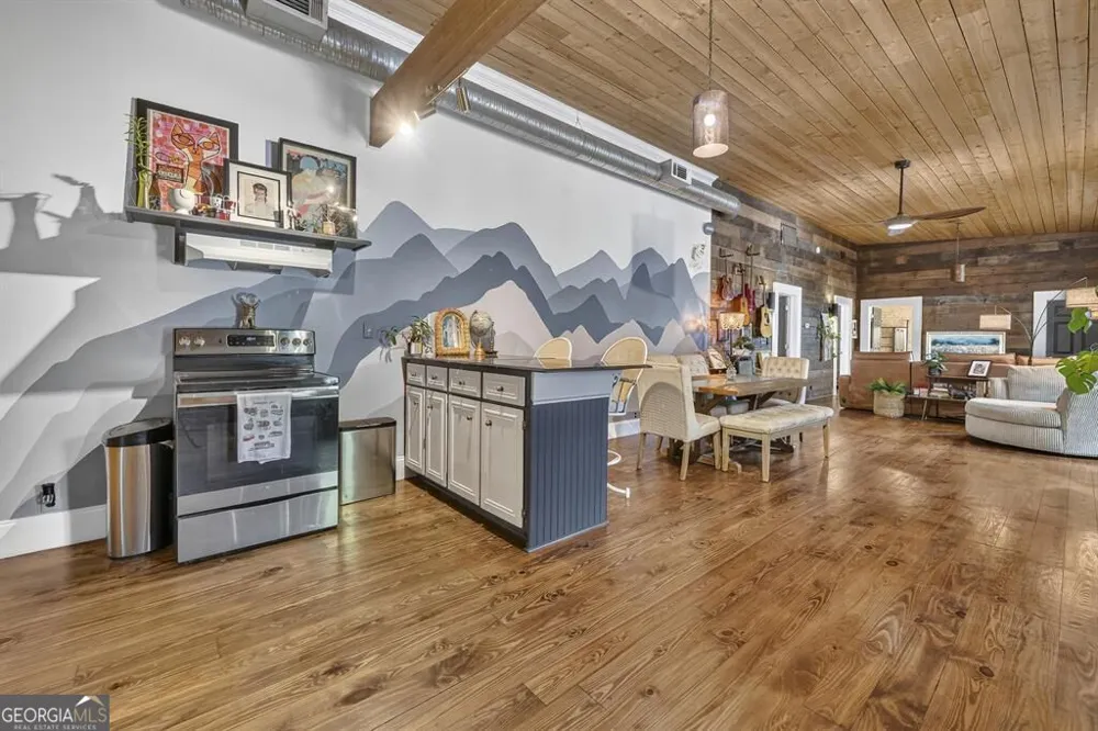 105 West Harris ST Eatonton, GA 31024