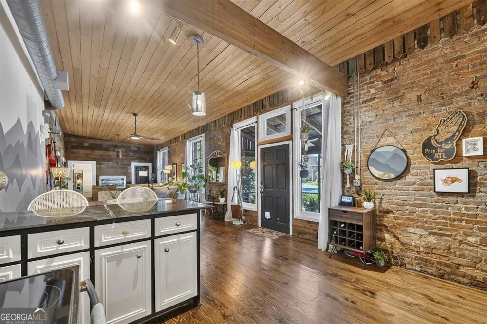 105 West Harris ST Eatonton, GA 31024