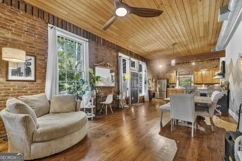 105 West Harris ST Eatonton, GA 31024