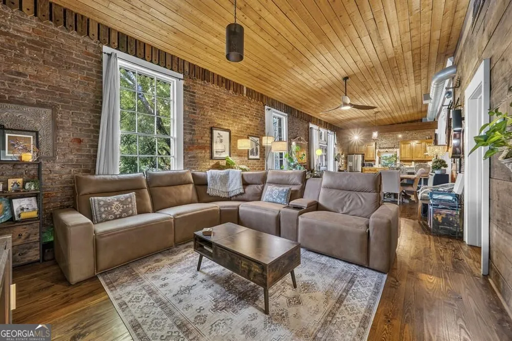 105 West Harris ST Eatonton, GA 31024