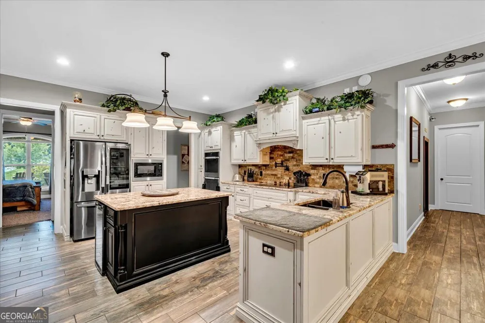 223 Yale CIR Bonaire, GA 31005