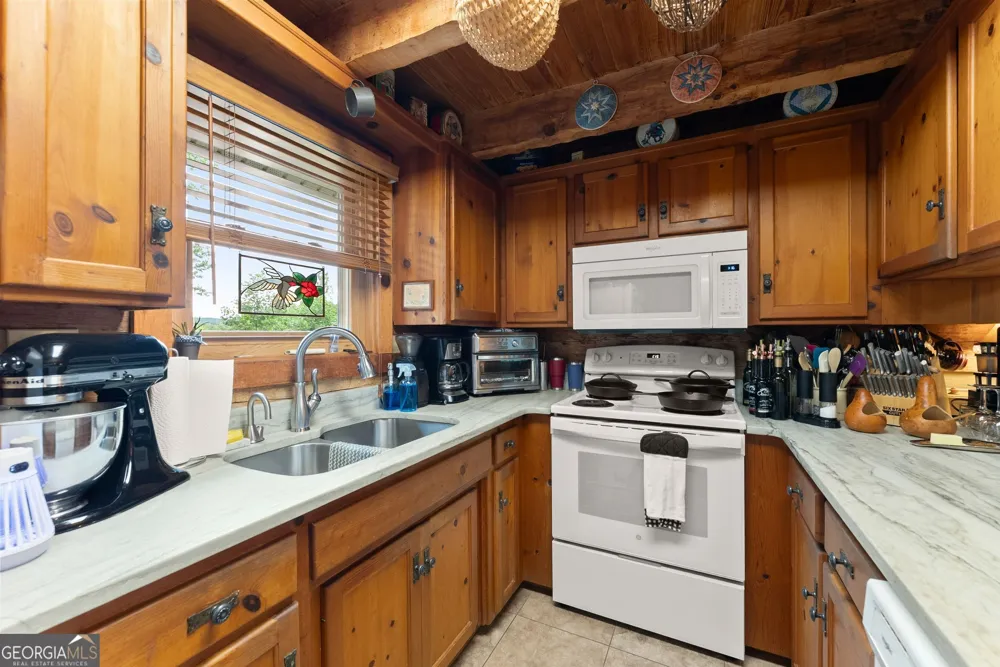 481 Leona LN Cleveland, GA 30528