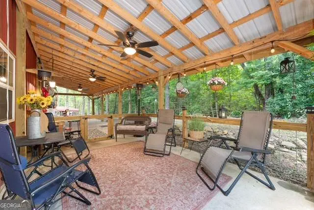 19 Ladybug LN Blue Ridge, GA 30513