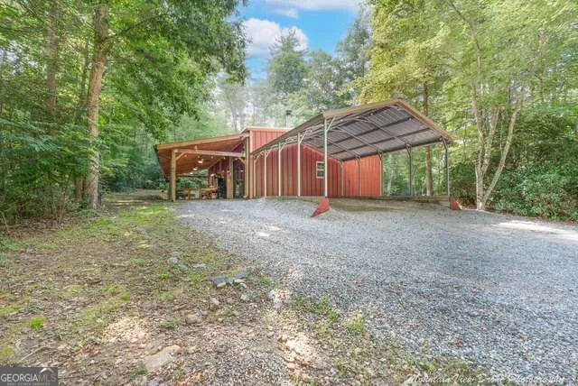 19 Ladybug LN Blue Ridge, GA 30513