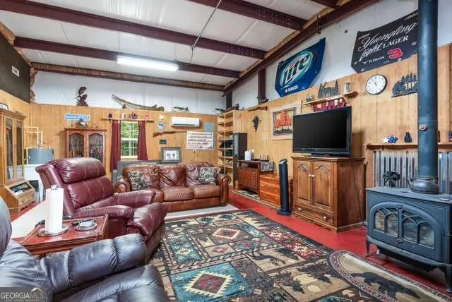 19 Ladybug LN Blue Ridge, GA 30513