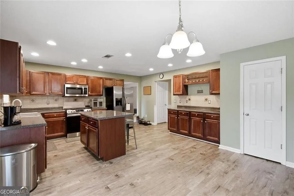 5503 Mudlark CIR Powder Springs, GA 30127