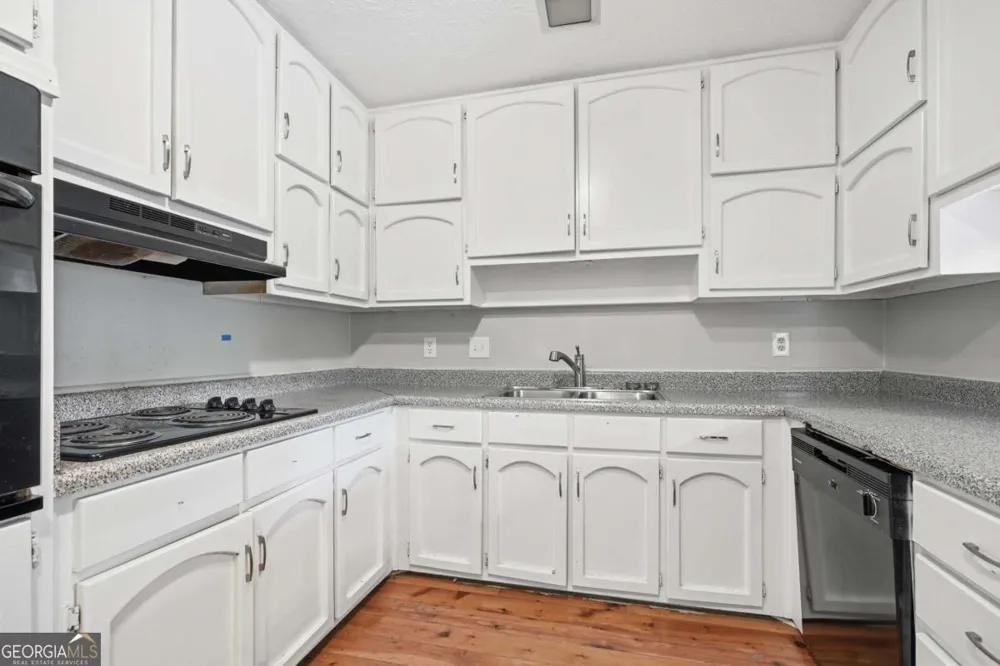1384 Huntsmen GLN Riverdale, GA 30296