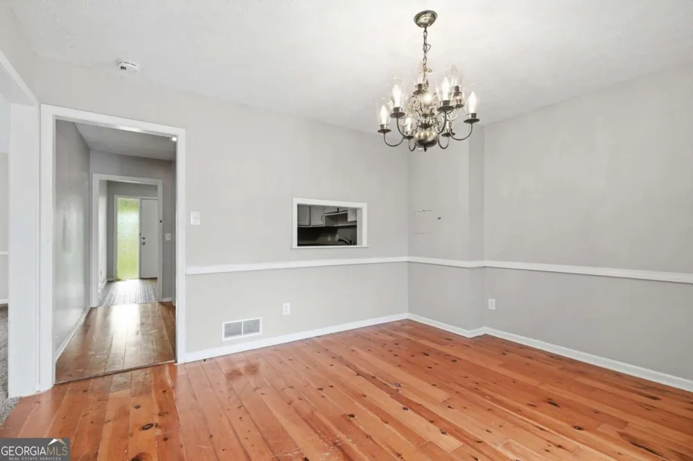 1384 Huntsmen GLN Riverdale, GA 30296