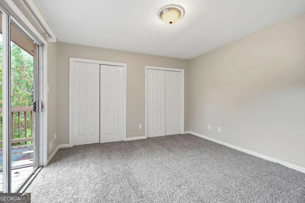 1384 Huntsmen GLN Riverdale, GA 30296