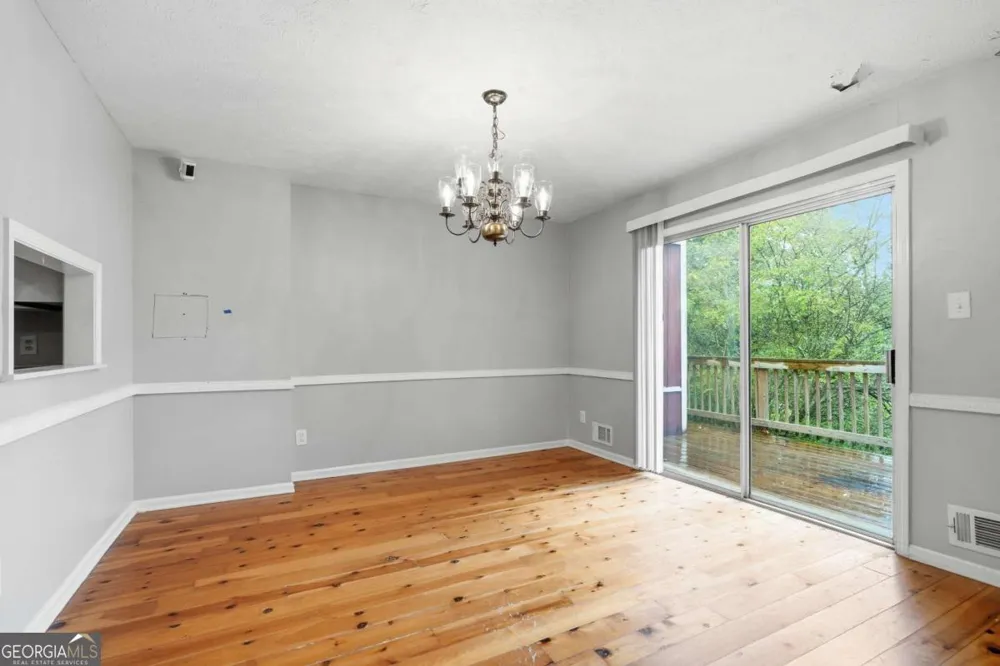 1384 Huntsmen GLN Riverdale, GA 30296