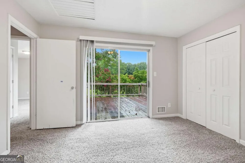 1384 Huntsmen GLN Riverdale, GA 30296
