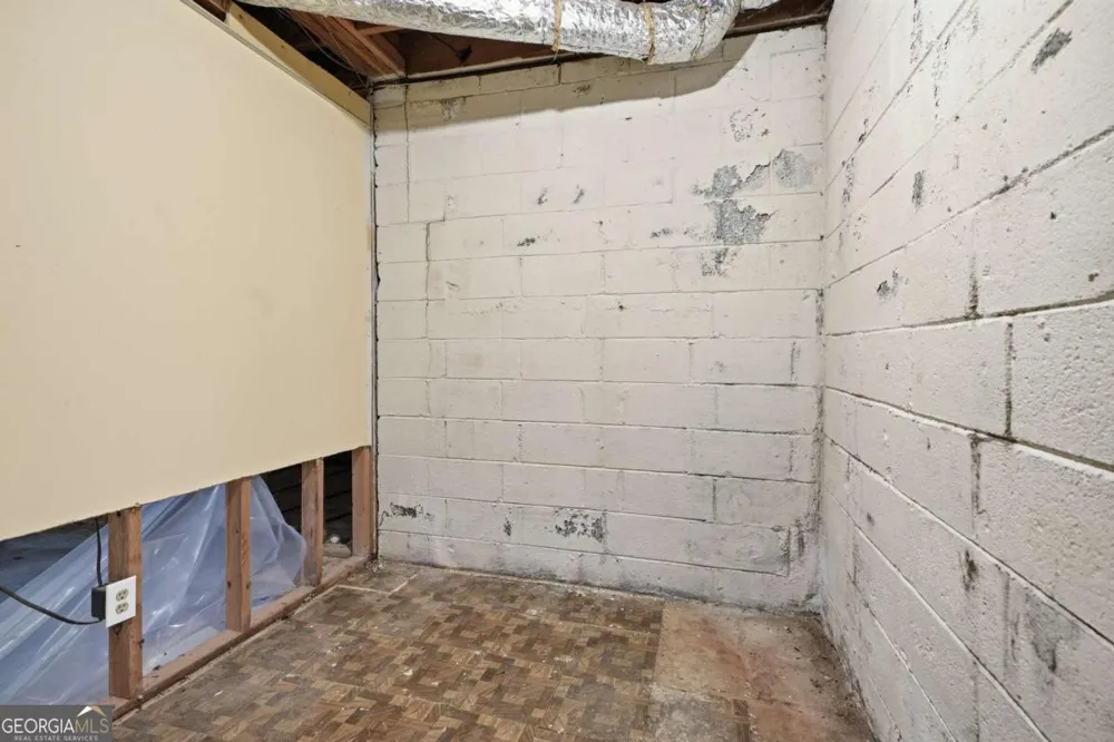 1384 Huntsmen GLN Riverdale, GA 30296