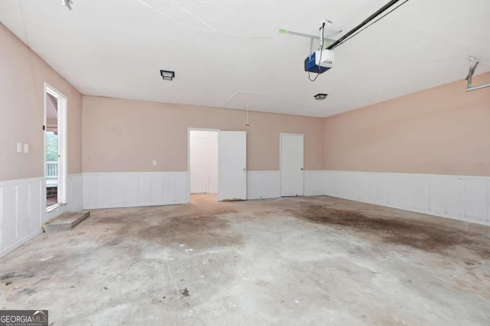 1384 Huntsmen GLN Riverdale, GA 30296