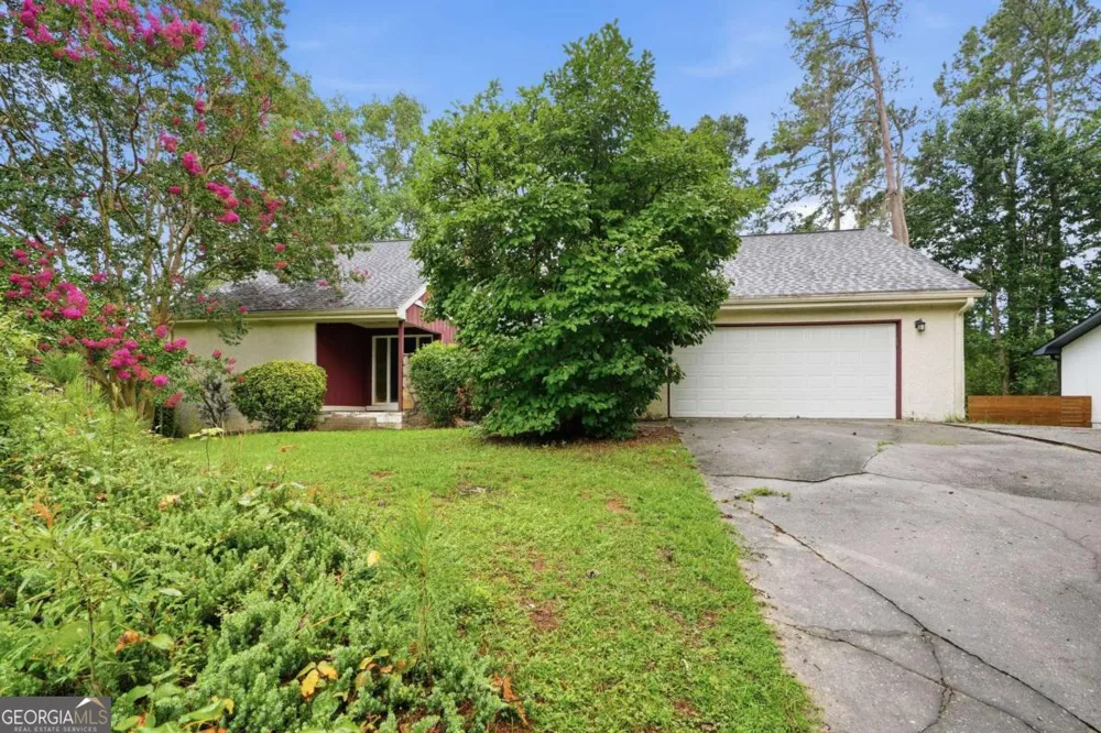 1384 Huntsmen GLN Riverdale, GA 30296