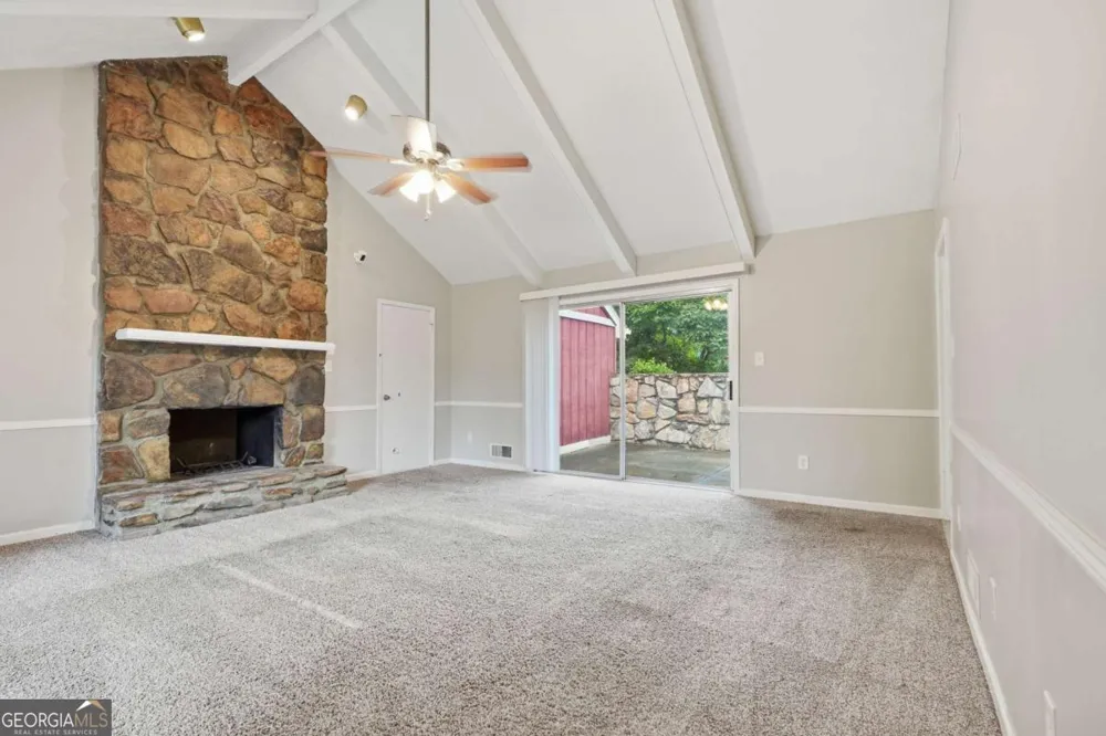 1384 Huntsmen GLN Riverdale, GA 30296