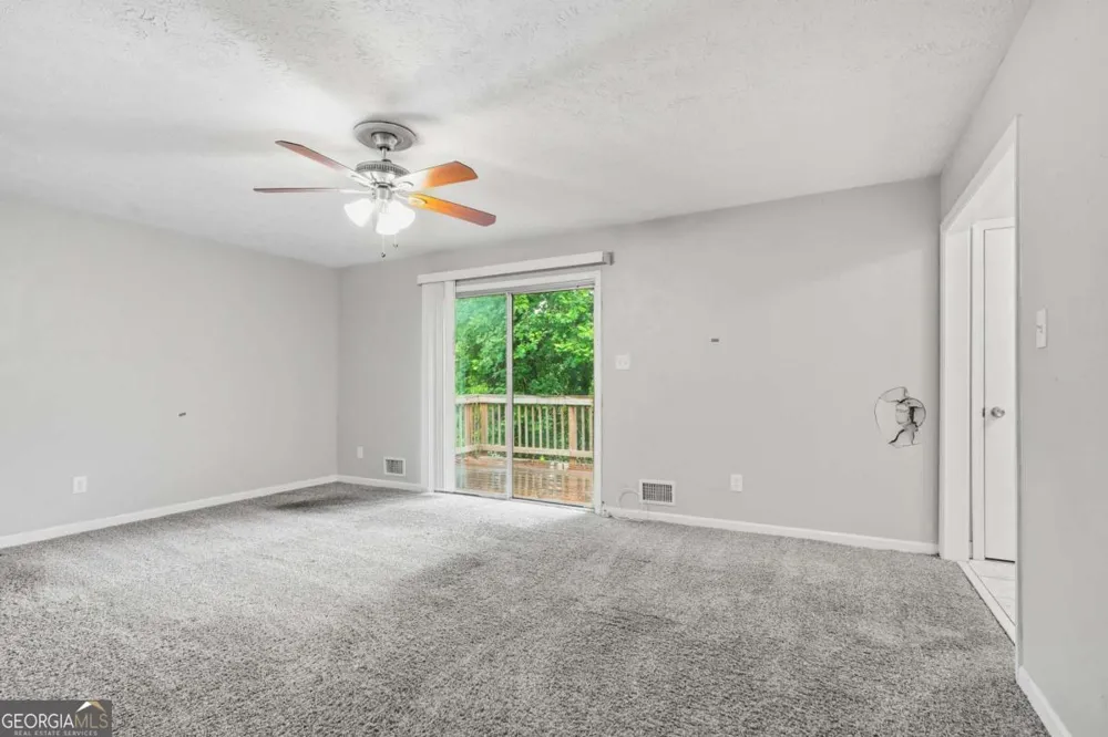 1384 Huntsmen GLN Riverdale, GA 30296