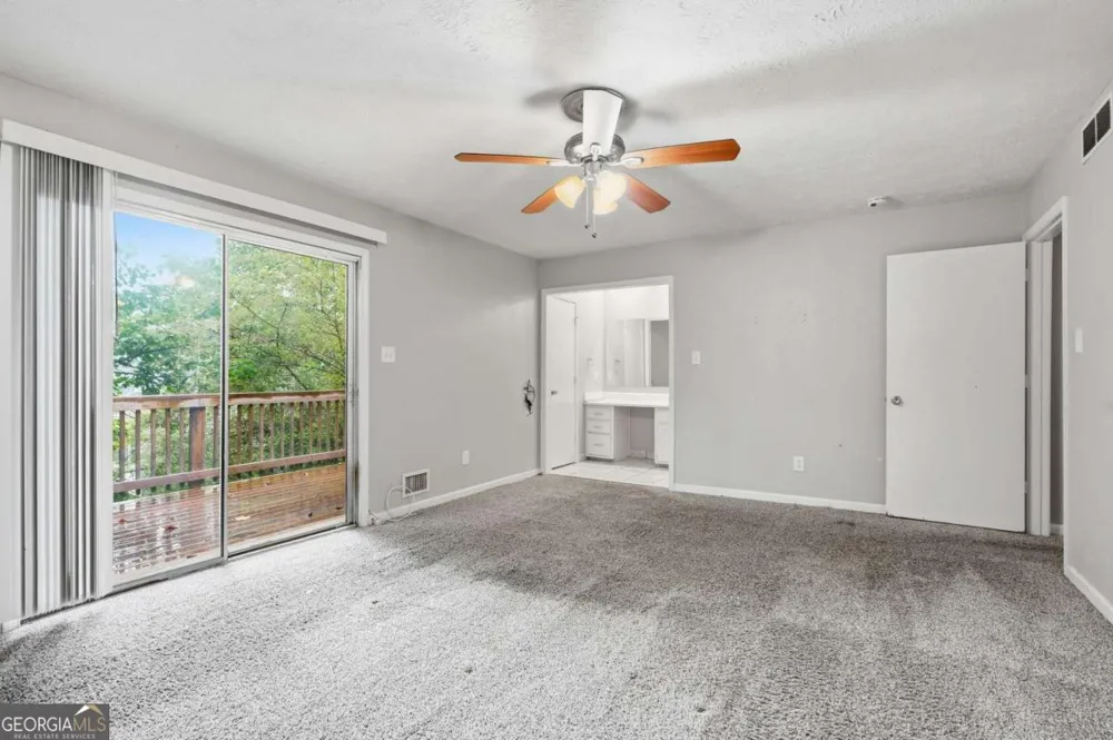 1384 Huntsmen GLN Riverdale, GA 30296