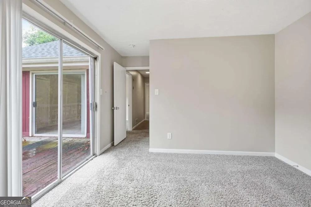 1384 Huntsmen GLN Riverdale, GA 30296