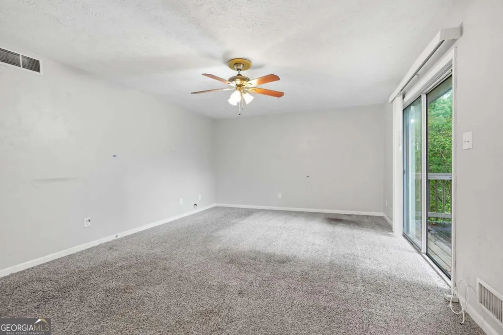 1384 Huntsmen GLN Riverdale, GA 30296