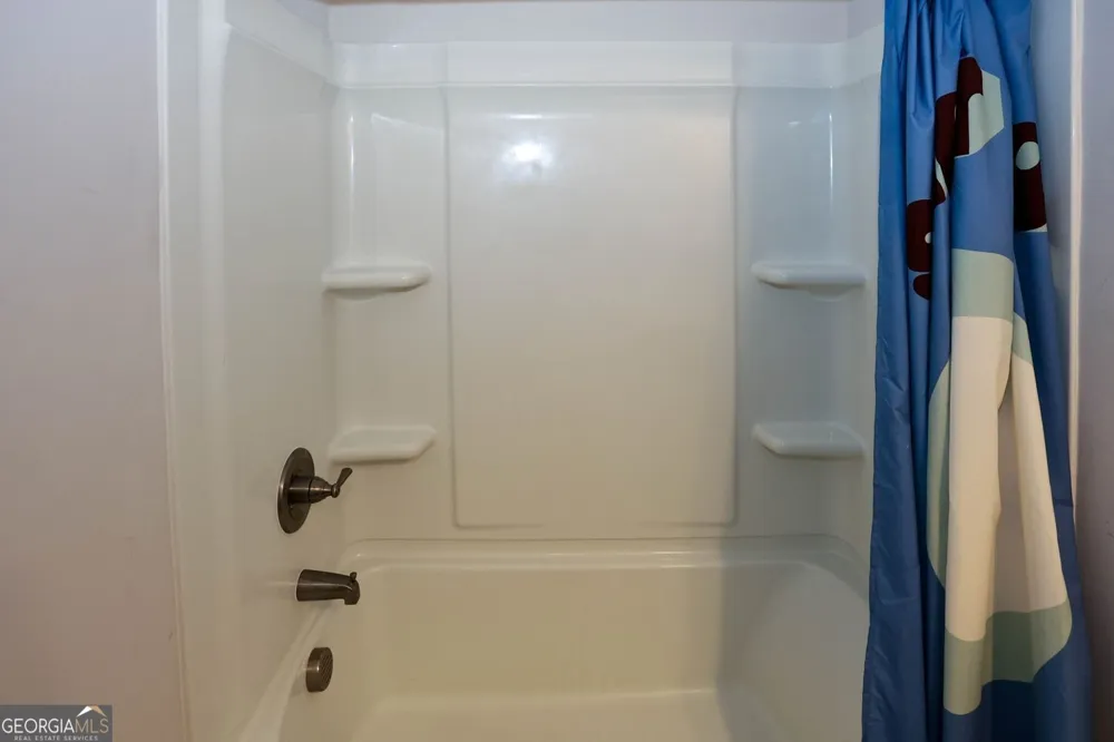 154 Laurel Cove DR Hoschton, GA 30548