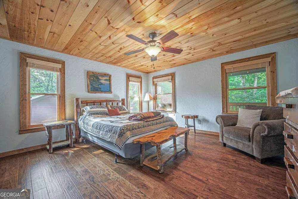 72 Gibbs TRL Mineral Bluff, GA 30559