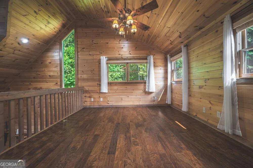 72 Gibbs TRL Mineral Bluff, GA 30559