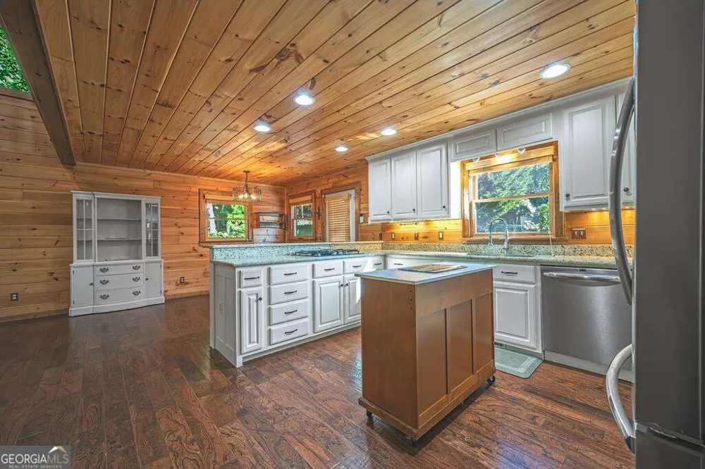 72 Gibbs TRL Mineral Bluff, GA 30559