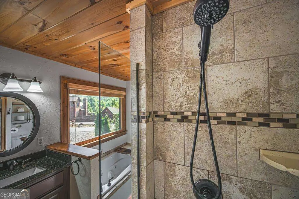 72 Gibbs TRL Mineral Bluff, GA 30559