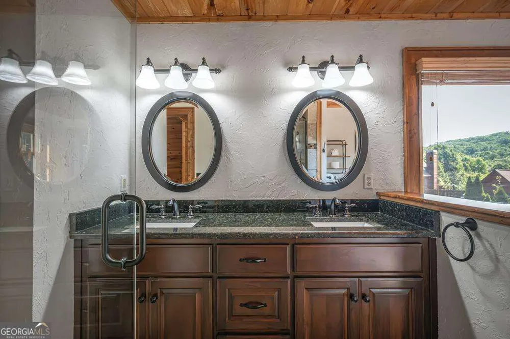 72 Gibbs TRL Mineral Bluff, GA 30559