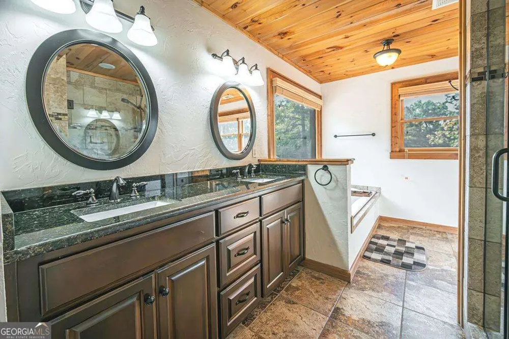 72 Gibbs TRL Mineral Bluff, GA 30559