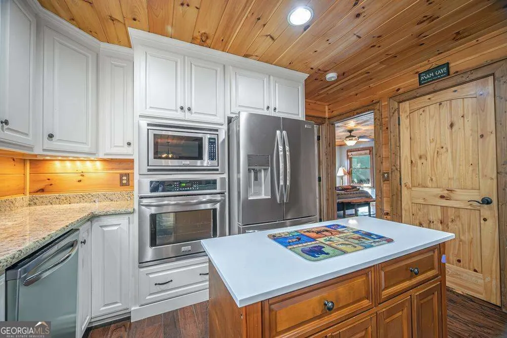 72 Gibbs TRL Mineral Bluff, GA 30559