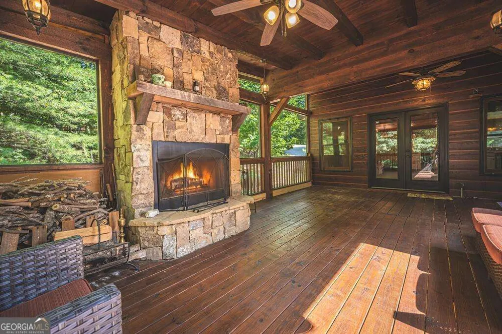 72 Gibbs TRL Mineral Bluff, GA 30559