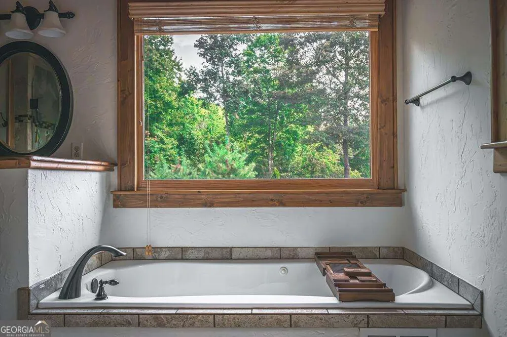72 Gibbs TRL Mineral Bluff, GA 30559