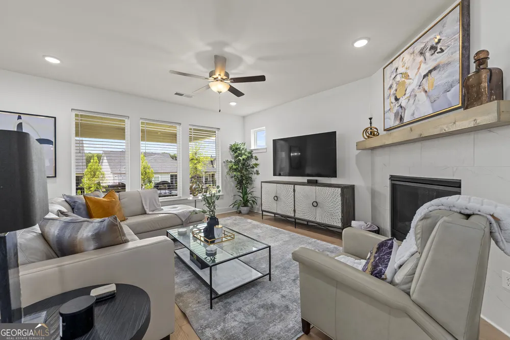 1045 Pine Bark LN Canton, GA 30114