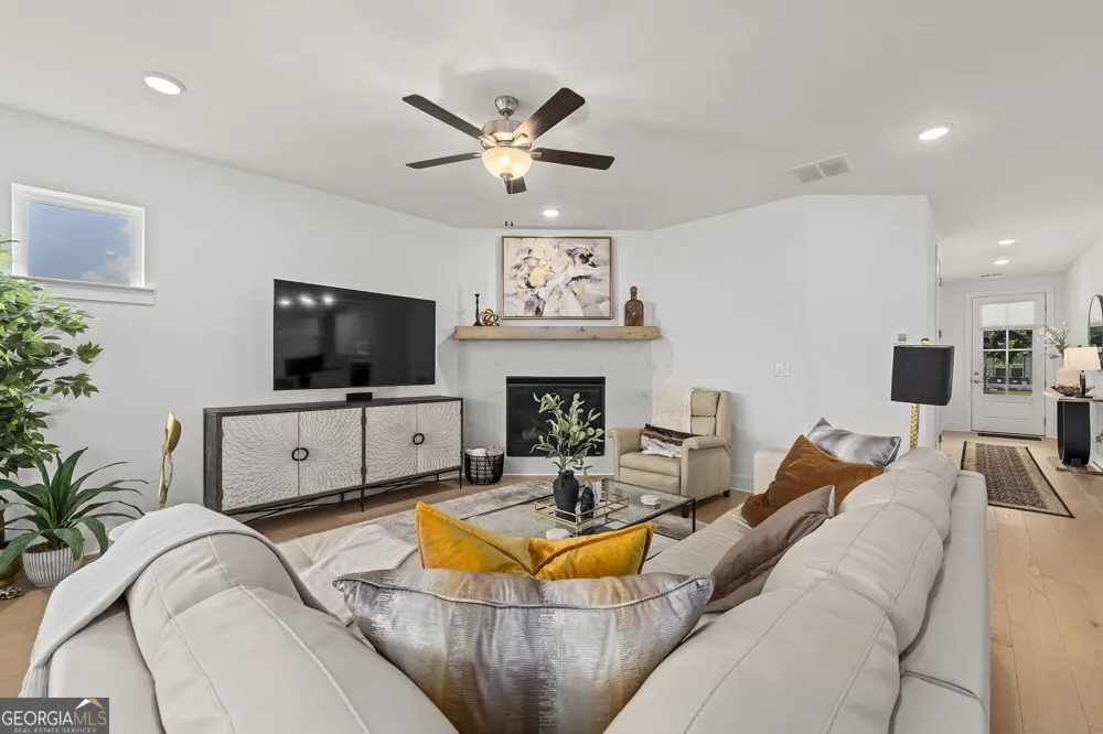 1045 Pine Bark LN Canton, GA 30114