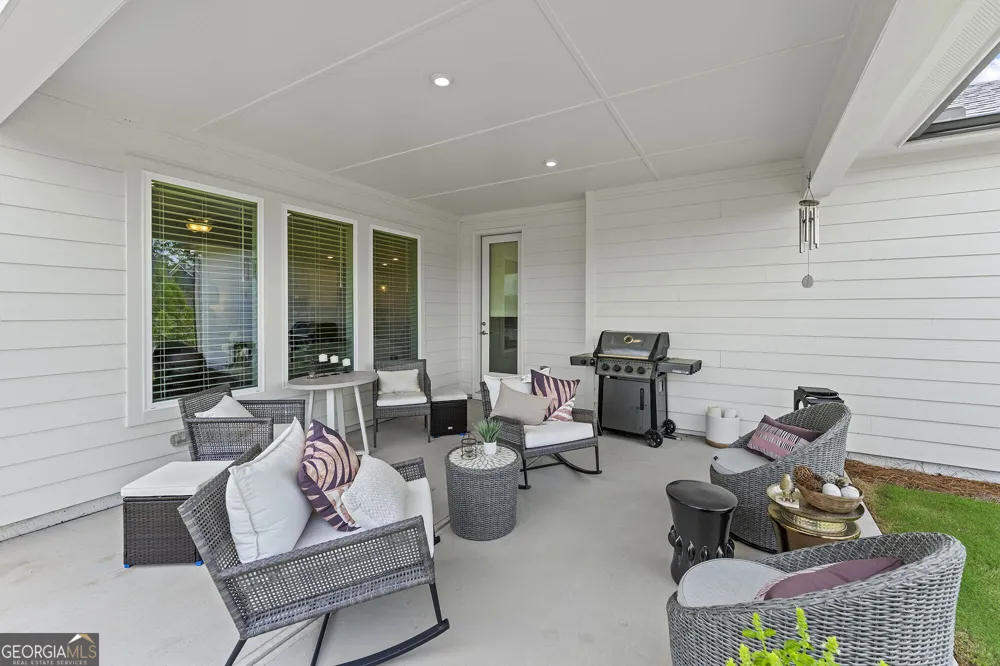 1045 Pine Bark LN Canton, GA 30114