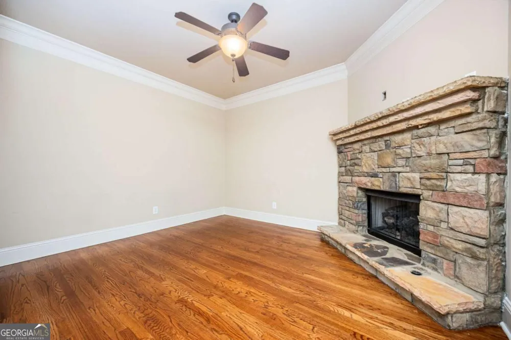 1526 Rocky River DR Lawrenceville, GA 30045