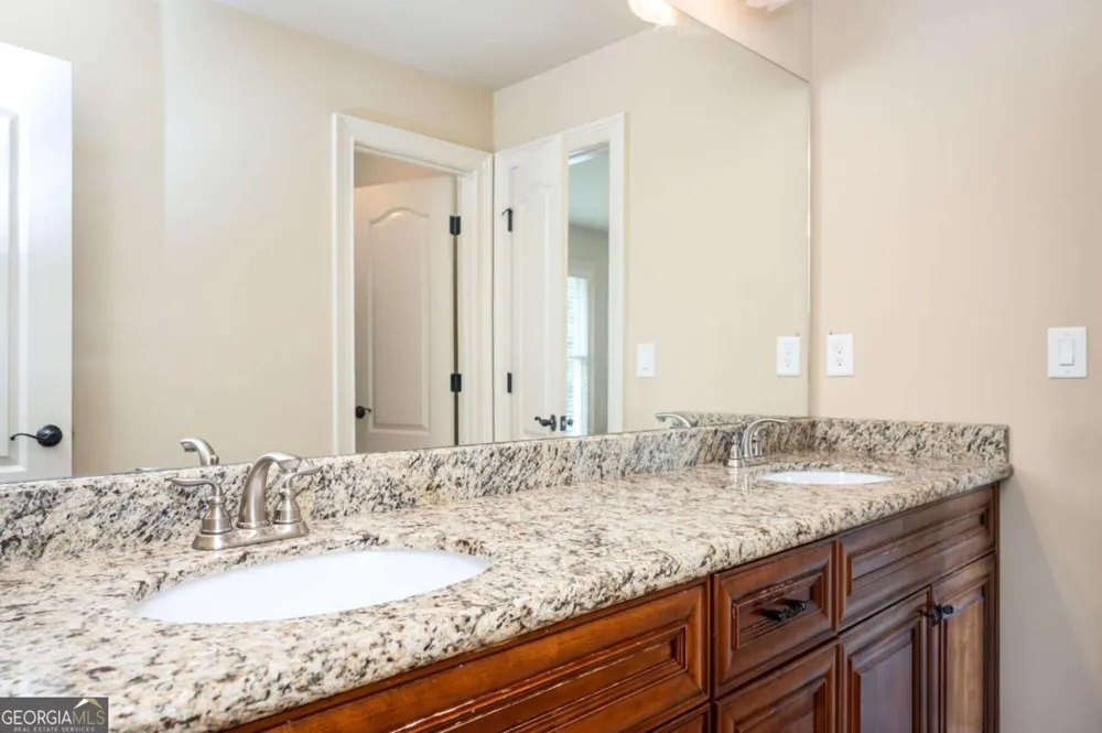 1526 Rocky River DR Lawrenceville, GA 30045
