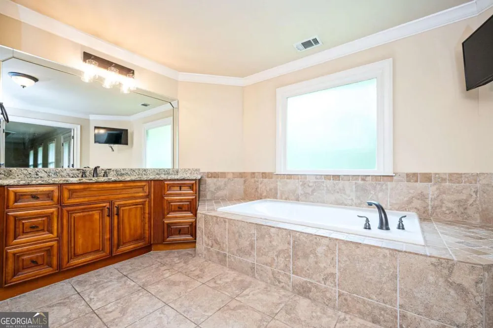 1526 Rocky River DR Lawrenceville, GA 30045