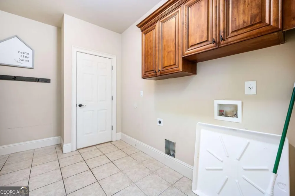 1526 Rocky River DR Lawrenceville, GA 30045