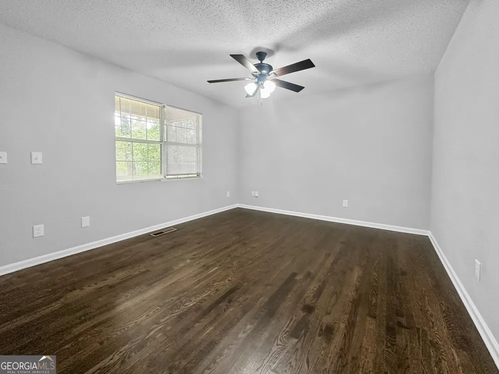 555 Browning CIR Acworth, GA 30101