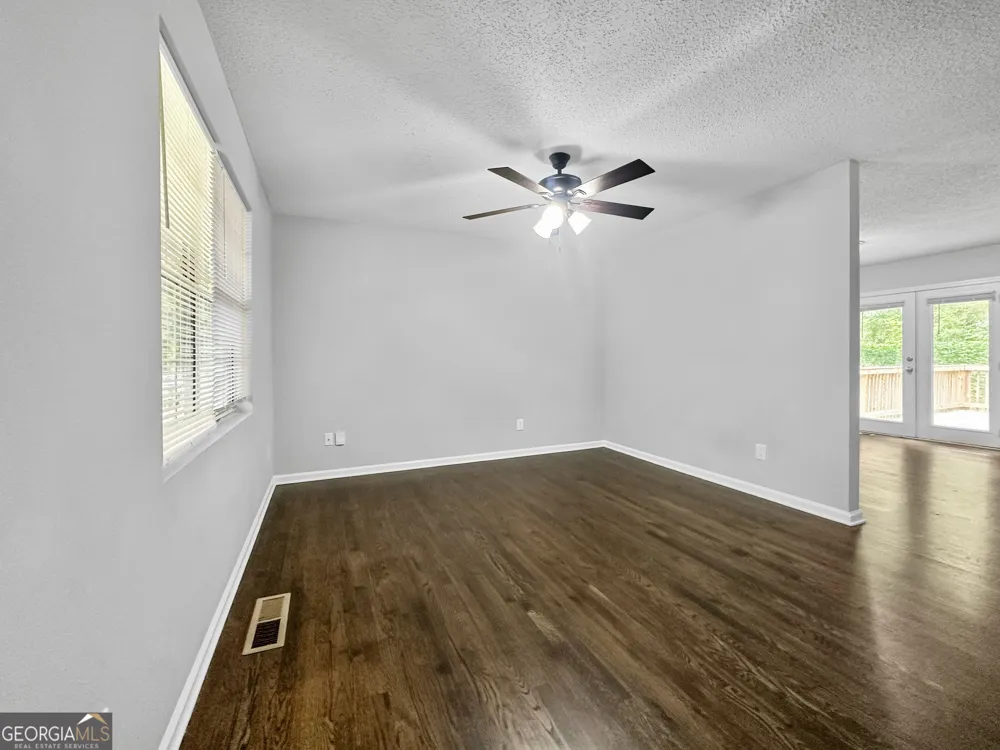 555 Browning CIR Acworth, GA 30101