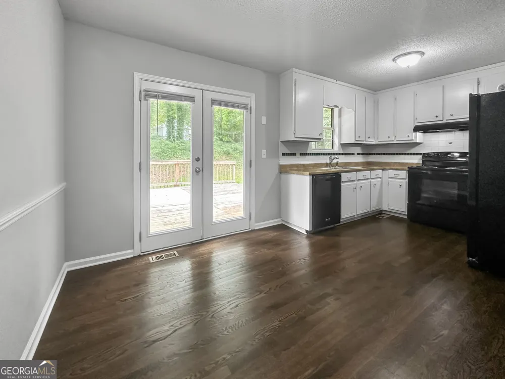 555 Browning CIR Acworth, GA 30101