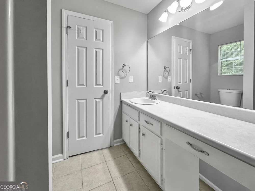 555 Browning CIR Acworth, GA 30101