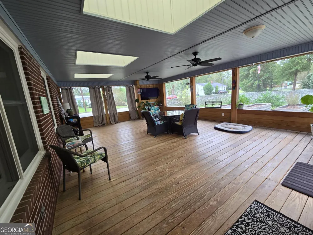 511 W Smith ST Claxton, GA 30417