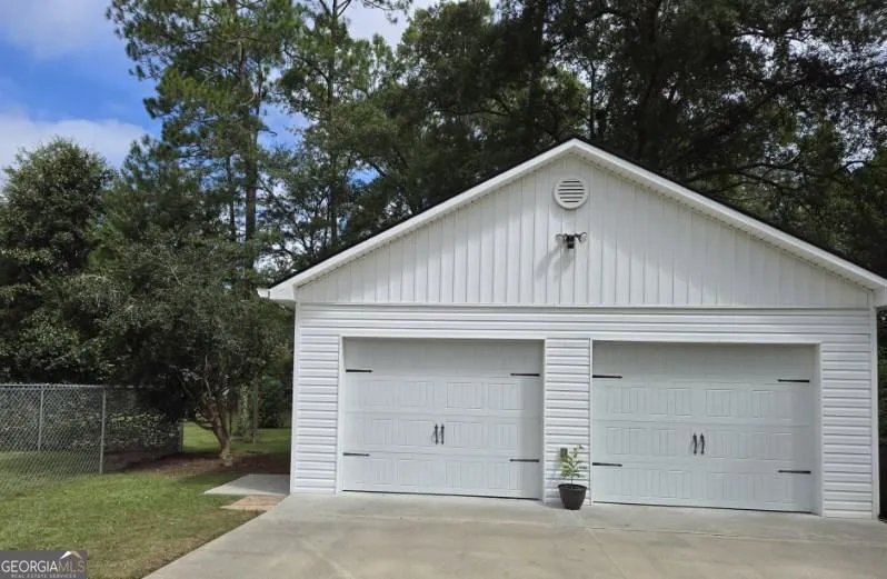 511 W Smith ST Claxton, GA 30417