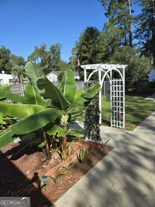 511 W Smith ST Claxton, GA 30417