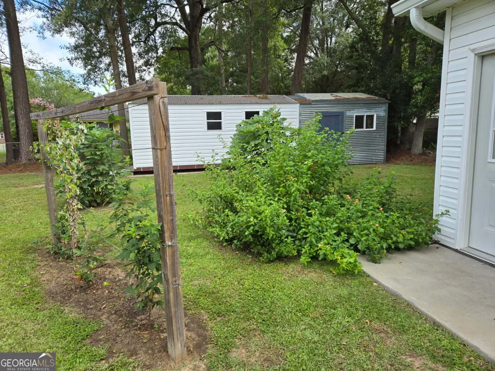 511 W Smith ST Claxton, GA 30417
